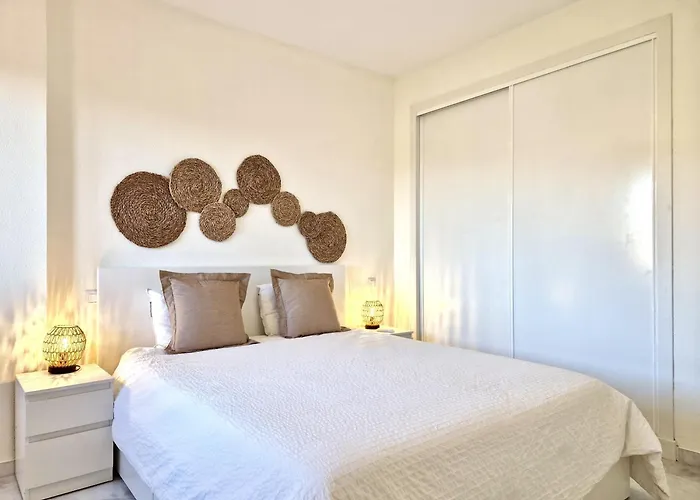 Sr Reserva De M3 2bdr With Sea View Апартаменти Марбелья